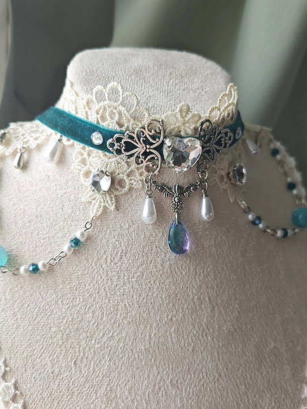 Colier choker victorian bridal handmade turcoaz cu dantela, catifea si cristale