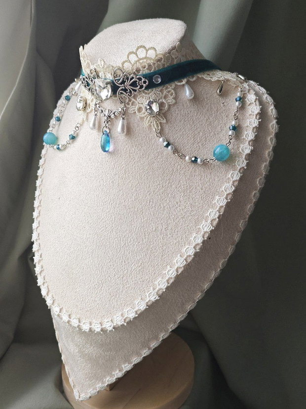 Colier choker victorian bridal handmade turcoaz cu dantela, catifea si cristale