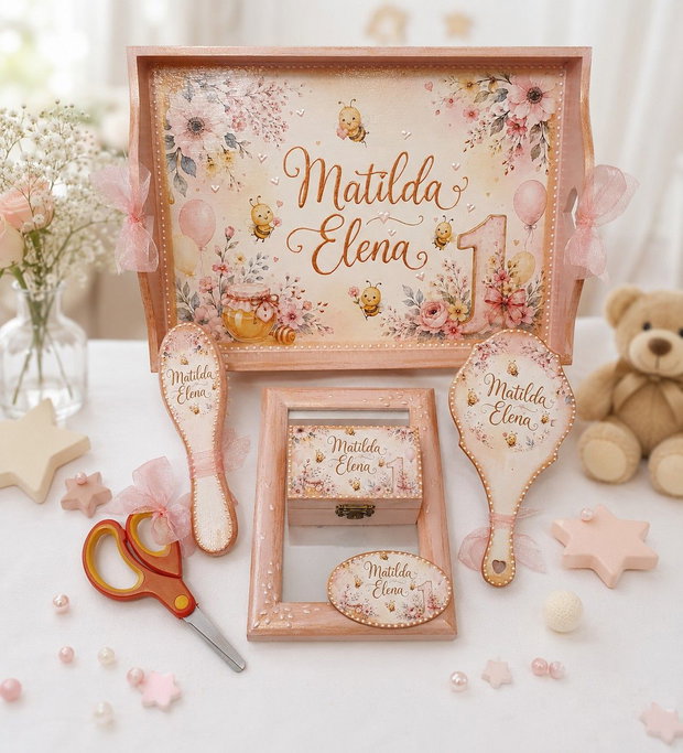 Set personalizat pentru taierea motului / tema Pisica Albinute