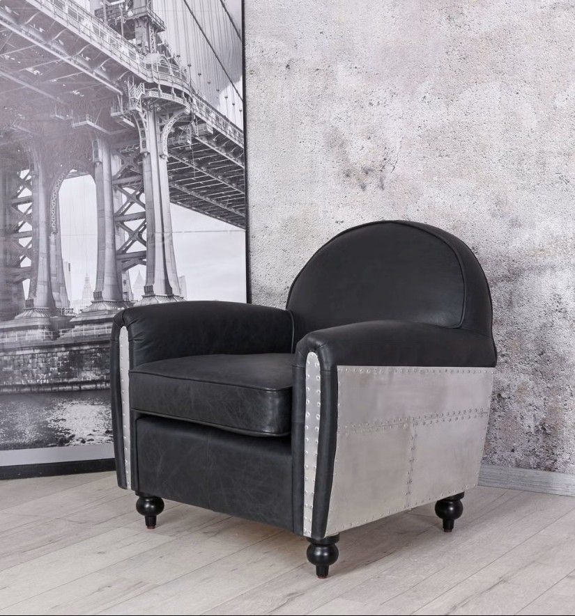Fotoliu industrial din lemn masiv cu tapiterie din piele neagra