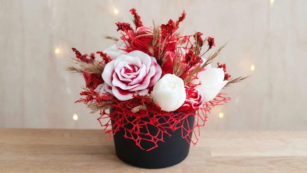 Aranjament floral din ceară