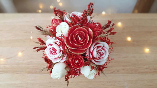 Aranjament floral din ceară