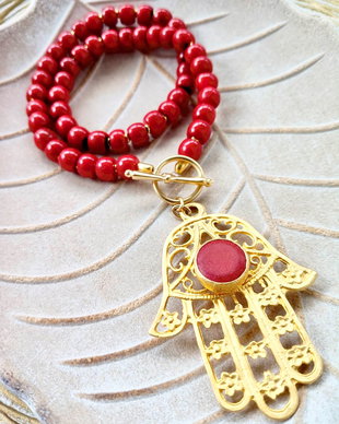 Colier coral rosu rosii & Mana lui Hamsa zamac aurit