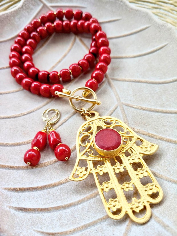 Colier coral rosu rosii & Mana lui Hamsa zamac aurit