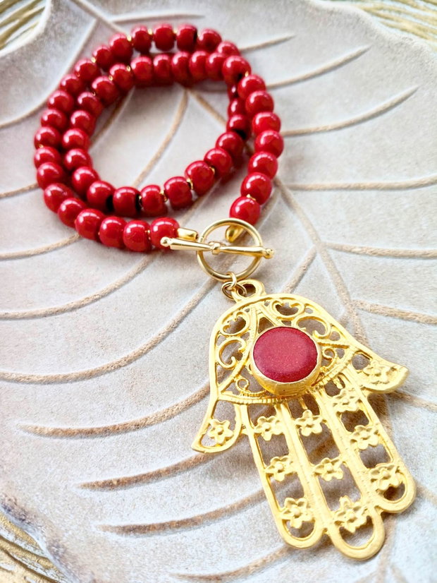 Colier coral rosu rosii & Mana lui Hamsa zamac aurit