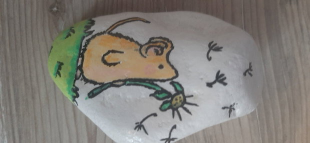 Pietre pictate manual cu animăluțe decorațiuni unicat, culese de pe malul Mării Negre