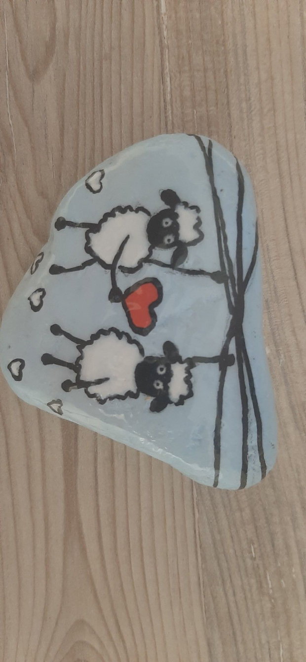 Pietre pictate manual cu animăluțe decorațiuni unicat, culese de pe malul Mării Negre