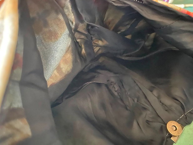 Gentuta  tip sac din material upcycled florală