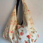 Gentuta  tip sac din material upcycled florală