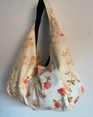Gentuta  tip sac din material upcycled florală