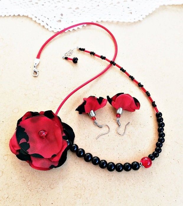 Set floral rosu si negru