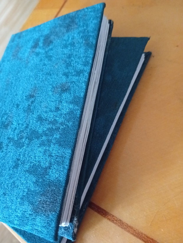 Caiet de schițe făcut manual