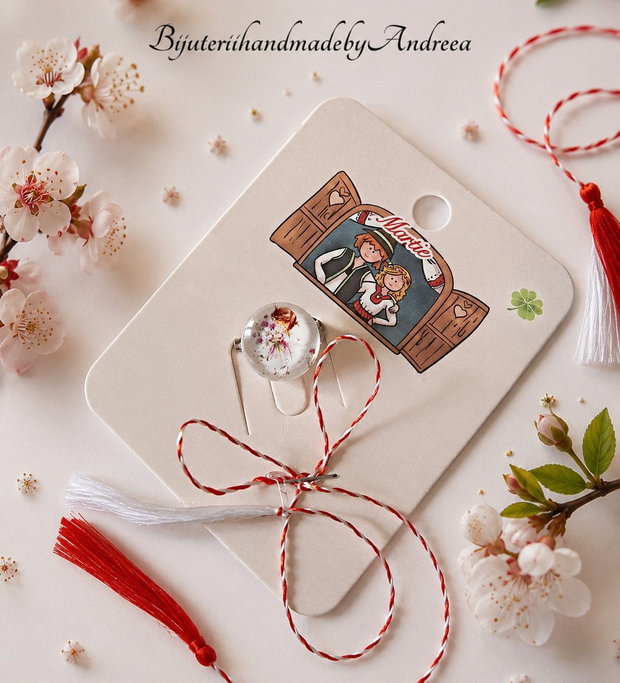 Brosa martisor cabochon sticla 14mm fetita