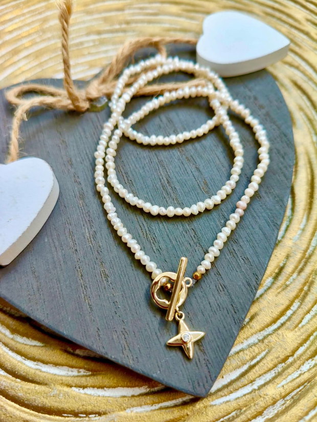Colier fin CHOKER perle de cultura albe