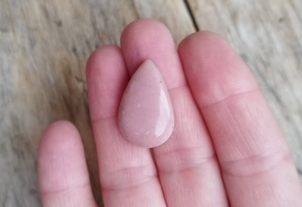 Cabochon thulir, 24x17x6 mm