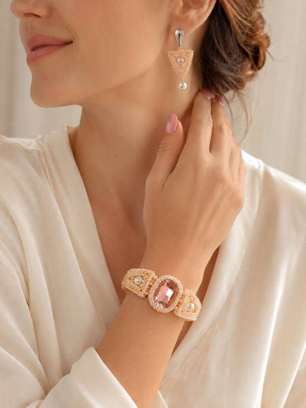 Set elegant bratara si cercei piersica