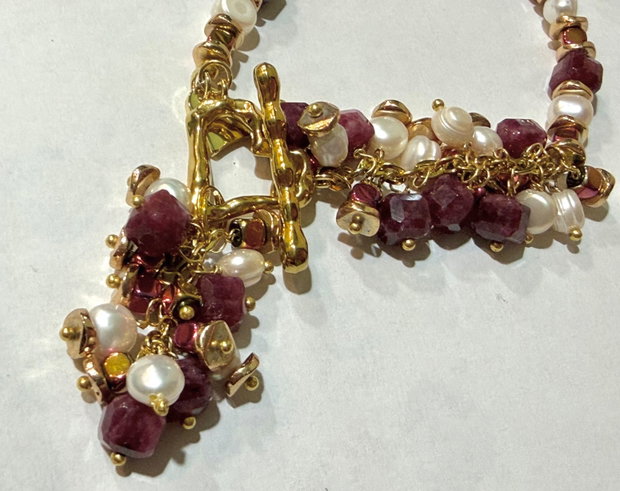 SET~BURGUNDY ELEGANCE~jad fațetat,perle de cultură,hematit electroplacat,accesorii placate cu aur,inox