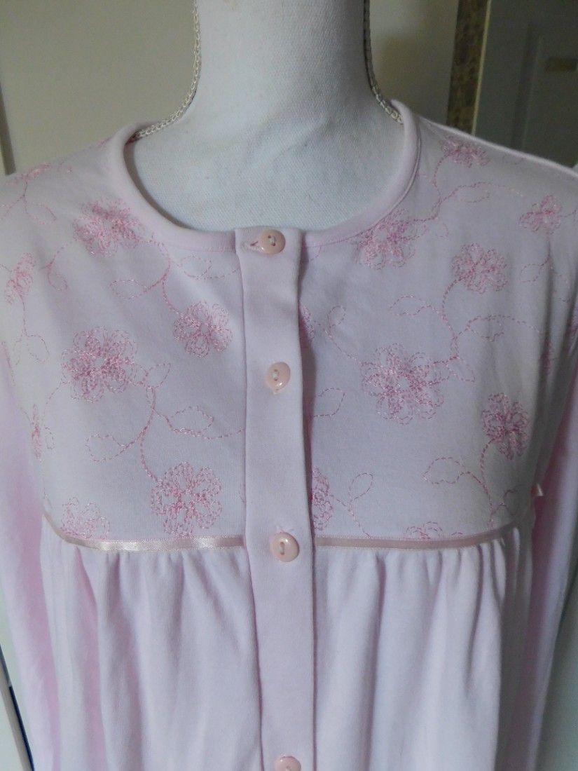 Halat nou,  mai gros,  masura  50, broderie    bust,  elegant