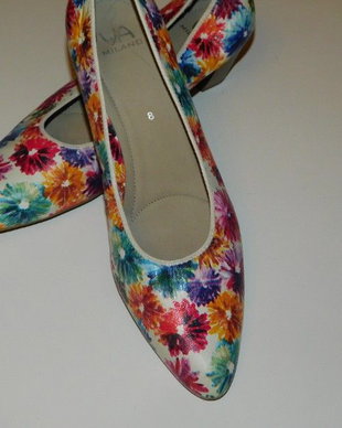 Pantofi  noi Italia,  piele naturala , pictati,  superbi, masura 42 , potriviti pentru 41