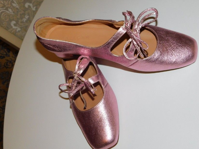Pantofi noi designer, Balagan , masura 41,  spectaculosi, argintii, toc  potrivit   3  cm ,  potriviti pentru numarul 41, noi  , fara eticheta din magazin,