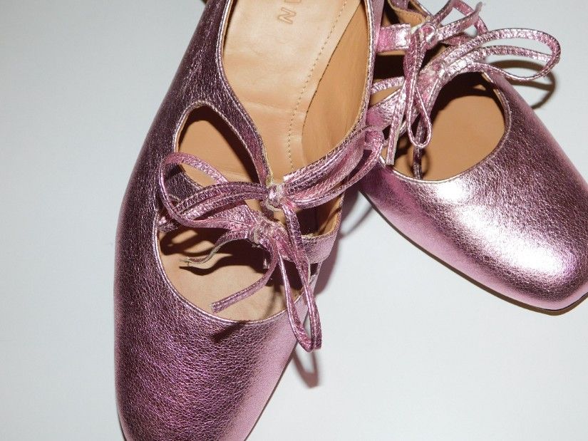 Pantofi noi designer, Balagan , masura 41,  spectaculosi, argintii, toc  potrivit   3  cm ,  potriviti pentru numarul 41, noi  , fara eticheta din magazin,
