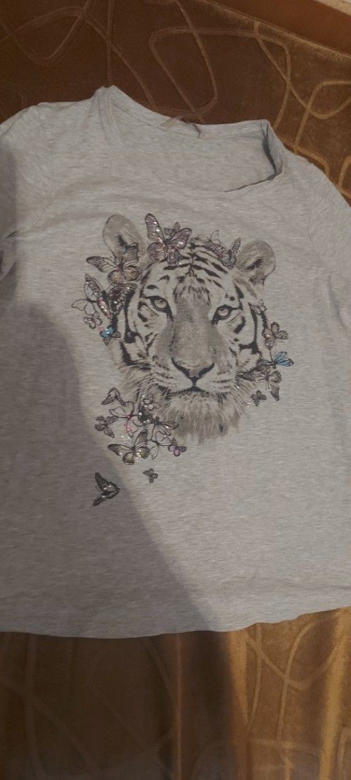 Tricou