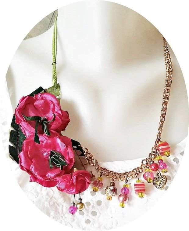 colier floral magenta auriu