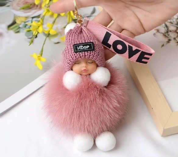 Breloc cu pompon, bebelus adormit, roz prafuit, 12cm
