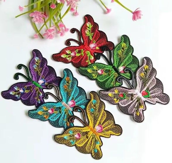 N0001 (6buc) Aplicatie broderie, termoadeziv, fluturi multicolori, 7.2x9cm
