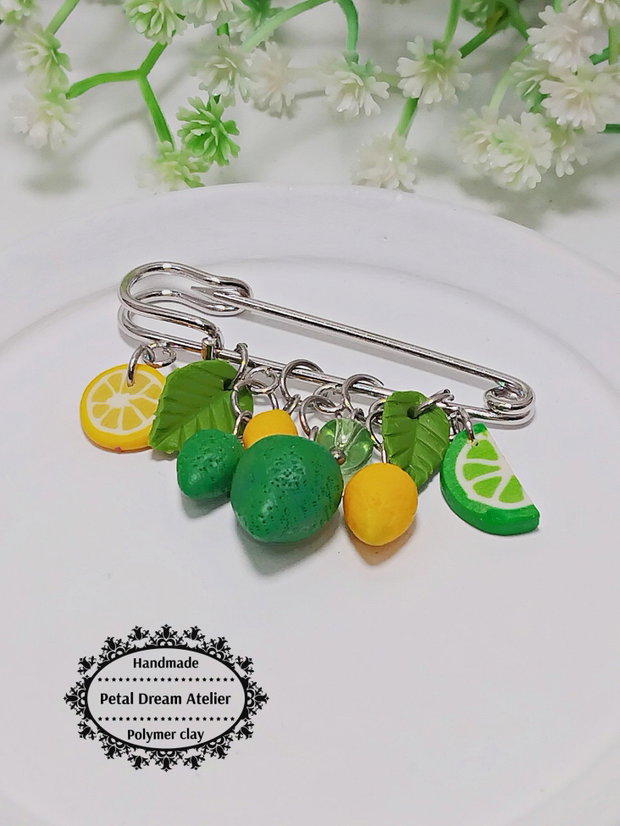 Broșă cu lămâi și lime
