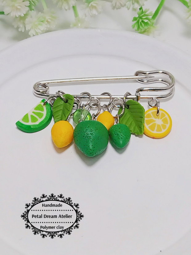 Broșă cu lămâi și lime