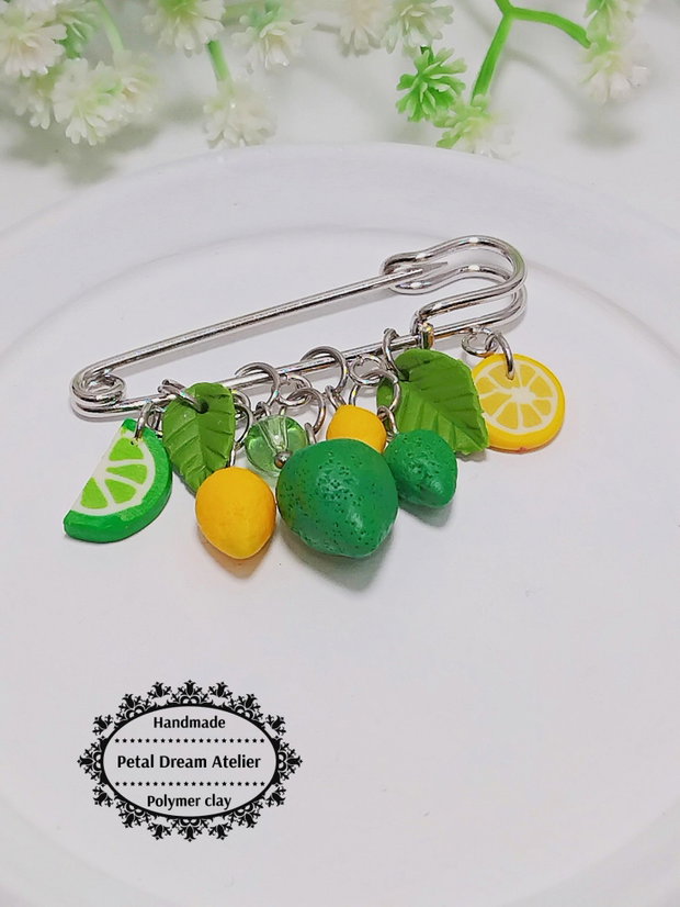 Broșă cu lămâi și lime