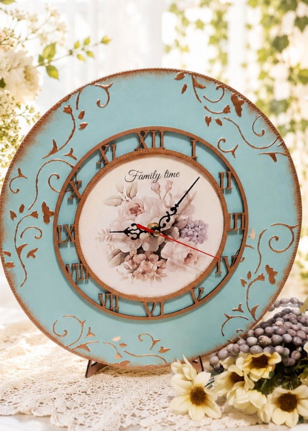 Ceas din lemn, decorat manual, personalizabil