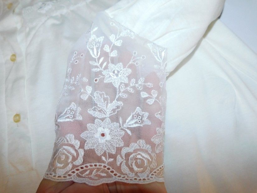 Camasa noapte  bumbac  extra fin   mercerizat,   mansete  15  cm dantela,   deosebita,  masura 44