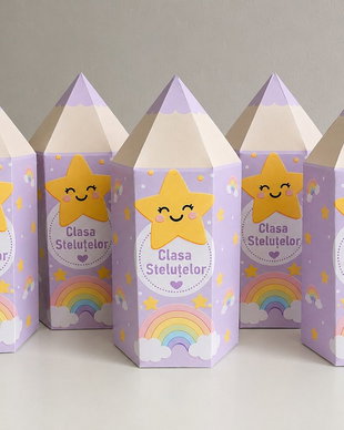 Cutii tip creion Clasa Steluțelor  surpriza perfectă pentru prima zi de școală!