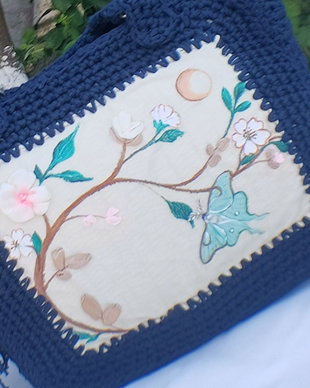 Geantă croșetată manual cu broderie botanică  Flora Obscura
