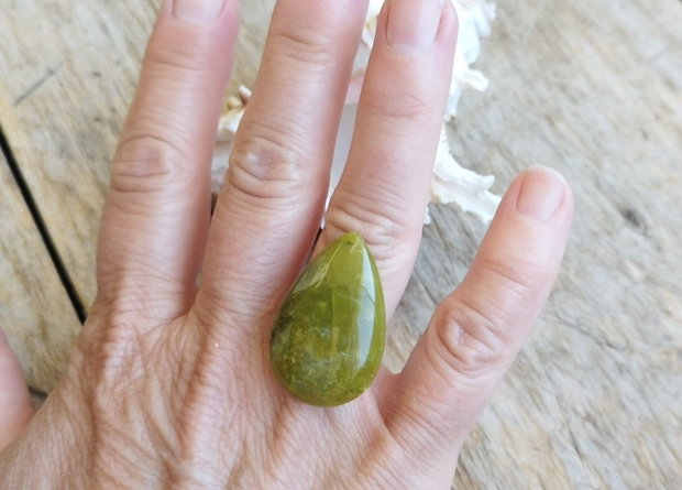 Lacrima din opal verde - inel reglabil REZERVAT