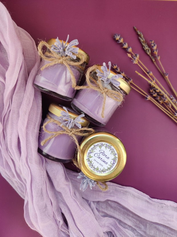 Mărturie nunta lumânare din ceară de soia, cu aroma de lavandă, turnată în borcănel din sticlă, decorată cu lavandă și etichetă, mov, Kandor Special Gifts