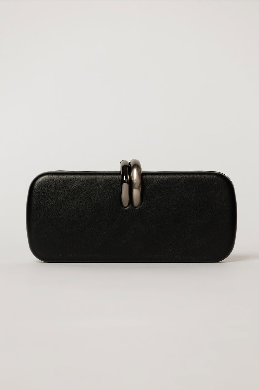 Clutch elegant negru cu inchidere metalica dubla