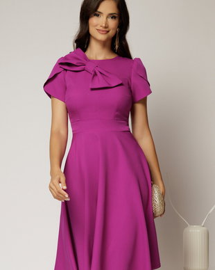 Rochie scurta magenta cu croi clos si funda ampla