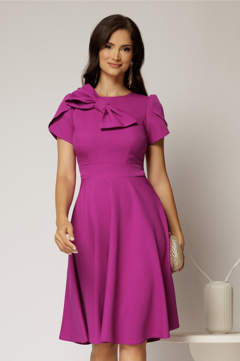 Rochie scurta magenta cu croi clos si funda ampla