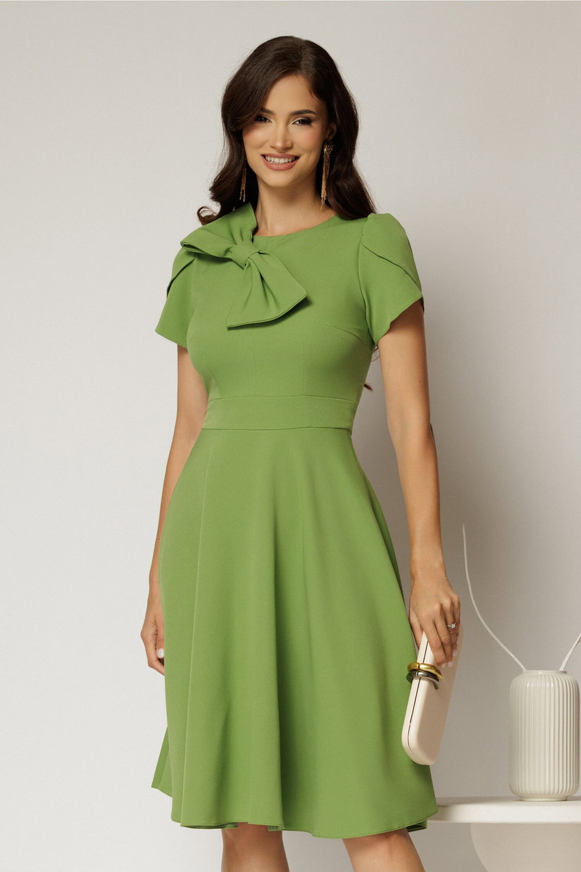 Rochie scurta verde fistic cu croi clos si funda ampla