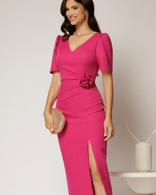 Rochie midi fucsia conica cu decolteu V si floare in talie