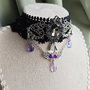 Colier choker victorian gothic handmade mov si negru cu dantela, catifea, margele si cristale