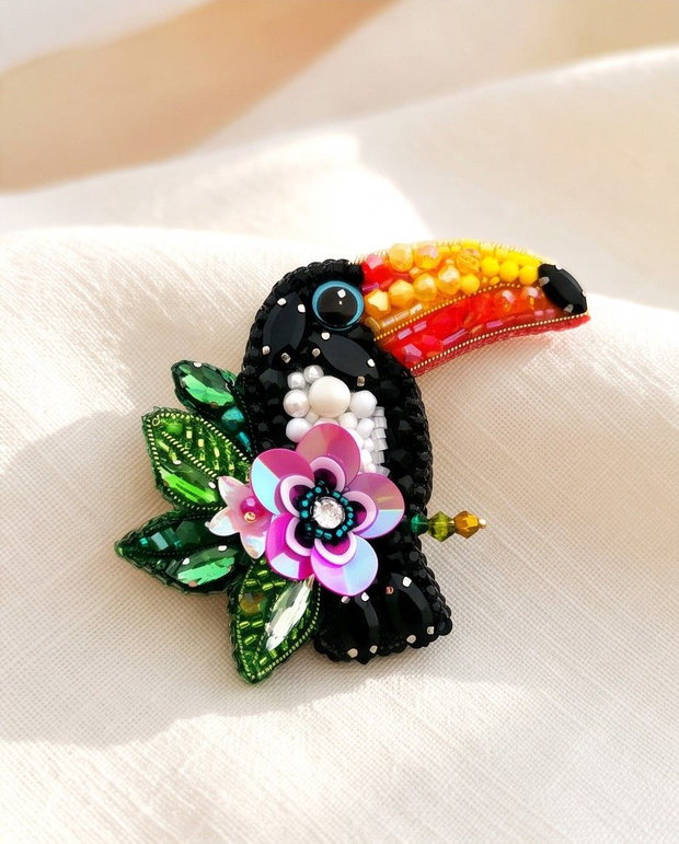 Broșă pasărea Tucan  - The Bird of Tucaloha