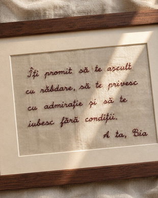 Cadou personalizat cu scrisoare sau mesaj scris de mână | Broderie manuală înrămată