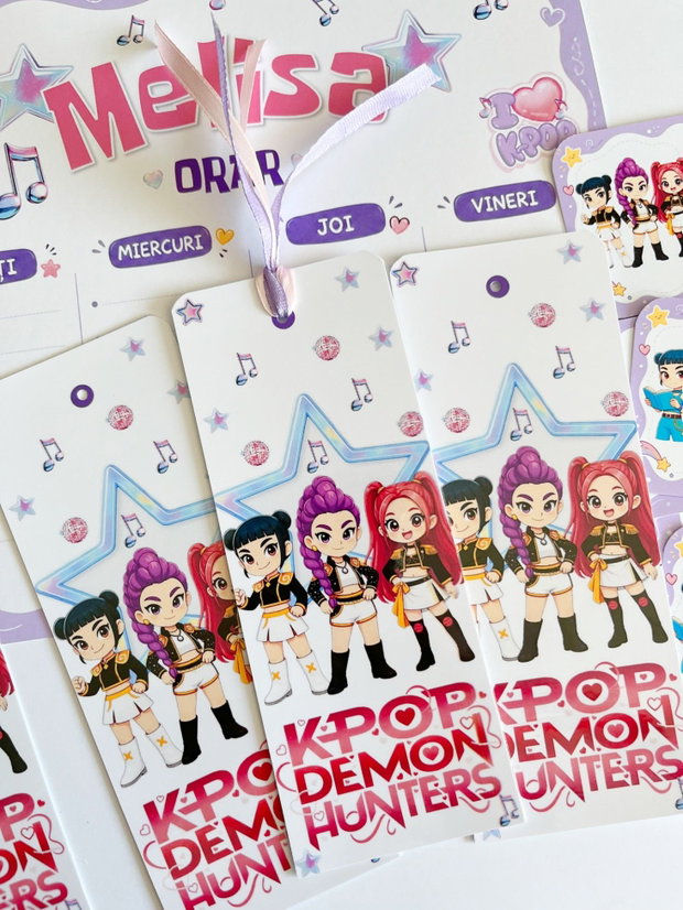 Set școlar K-pop personalizat