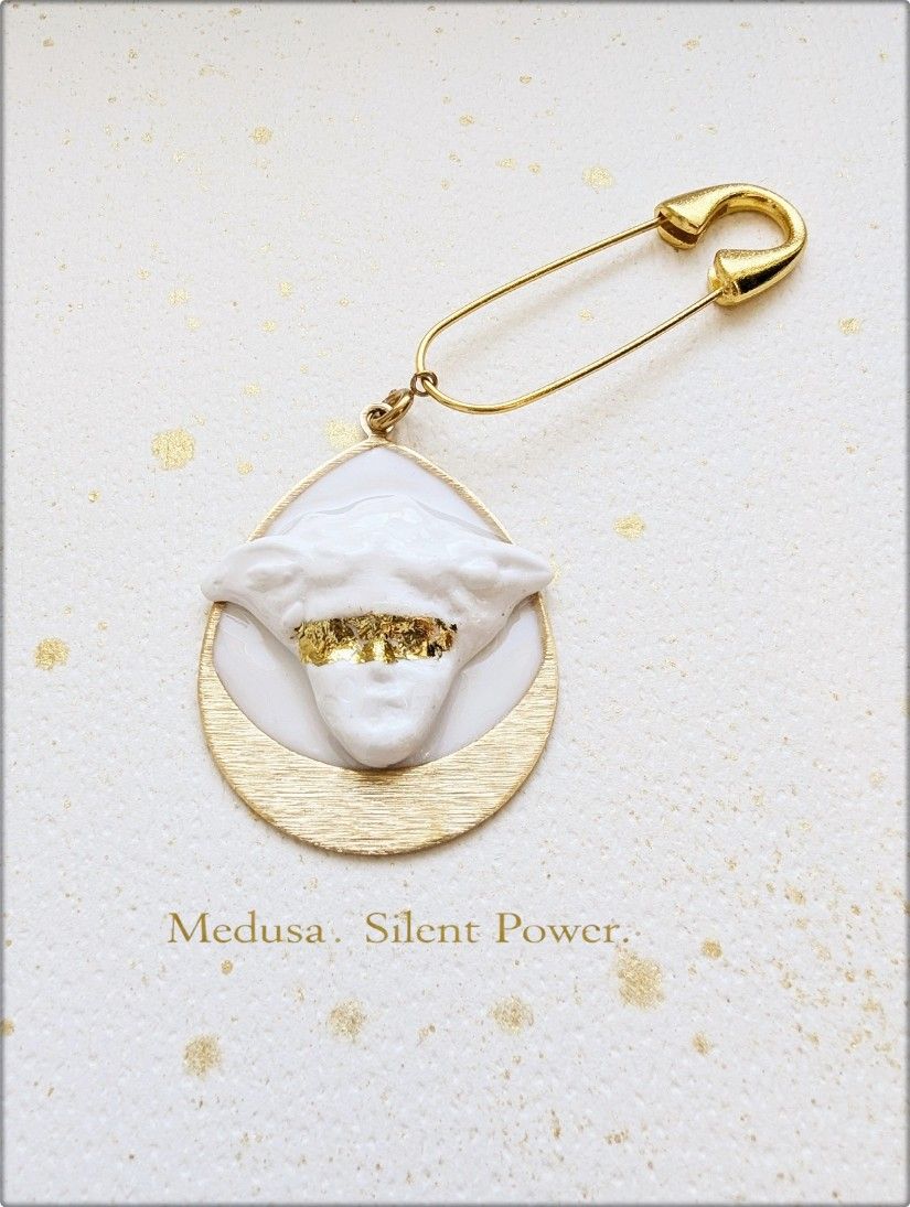 Medalion Medusa - 3 in 1 - brosa, breloc poseta, medalion