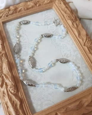 Colier choker opal cu elemente argintii