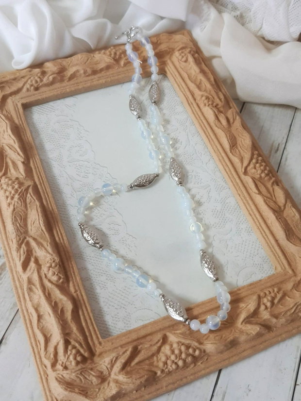 Colier choker opal cu elemente argintii